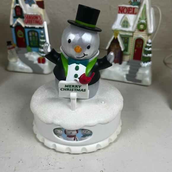 Hallmark Caroling Cottages 2009 Light & Sound Set of 4 & bonus 2014 Snowman - Picture 7 of 16